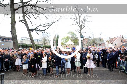 Zwolle 27 april 2016
Koningsdag in Zwolle met Koning Willem Alexander Koningin Maxima Prinses Amalia Ariane Alexia Prins Constantijn Prinses Laurentien Prins Maurits Prinses Marilene Prins Bernhard Prinses Annette Prins Pieter Christiaan Prinses Anita Prins Floris en Prinses Aimee.