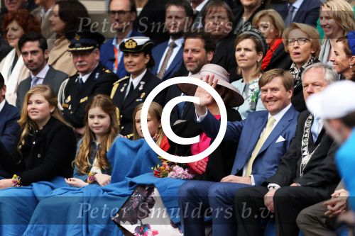 Zwolle 27 april 2016
Koningsdag in Zwolle met Koning Willem Alexander Koningin Maxima Prinses Amalia Ariane Alexia Prins Constantijn Prinses Laurentien Prins Maurits Prinses Marilene Prins Bernhard Prinses Annette Prins Pieter Christiaan Prinses Anita Prins Floris en Prinses Aimee.