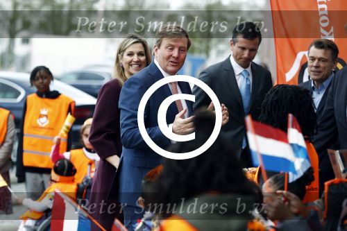 Amsterdam 22 april 2016
Koning Willem Alexander en Koningin Maxima bij de opening van de koningsspelen in Amsterdam.
Richard Krajicek vangt ze op en Johnny de Mol doet de presentatie.