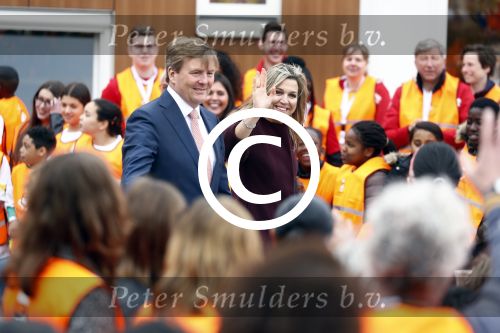 Amsterdam 22 april 2016
Koning Willem Alexander en Koningin Maxima bij de opening van de koningsspelen in Amsterdam.
Richard Krajicek vangt ze op en Johnny de Mol doet de presentatie.