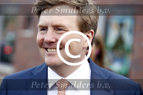 Amsterdam 22 april 2016
Koning Willem Alexander en Koningin Maxima bij de opening van de koningsspelen in Amsterdam.
Richard Krajicek vangt ze op en Johnny de Mol doet de presentatie.
