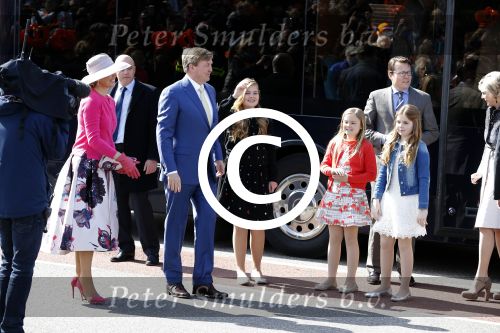 Zwolle 27 april 2016
Koningsdag in Zwolle met Koning Willem Alexander Koningin Maxima Prinses Amalia Ariane Alexia Prins Constantijn Prinses Laurentien Prins Maurits Prinses Marilene Prins Bernhard Prinses Annette Prins Pieter Christiaan Prinses Anita Prins Floris en Prinses Aimee.