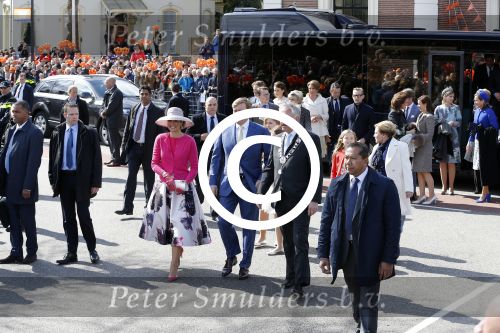 Zwolle 27 april 2016
Koningsdag in Zwolle met Koning Willem Alexander Koningin Maxima Prinses Amalia Ariane Alexia Prins Constantijn Prinses Laurentien Prins Maurits Prinses Marilene Prins Bernhard Prinses Annette Prins Pieter Christiaan Prinses Anita Prins Floris en Prinses Aimee.