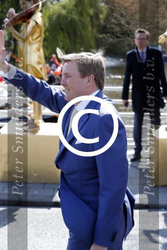 Zwolle 27 april 2016
Koningsdag in Zwolle met Koning Willem Alexander Koningin Maxima Prinses Amalia Ariane Alexia Prins Constantijn Prinses Laurentien Prins Maurits Prinses Marilene Prins Bernhard Prinses Annette Prins Pieter Christiaan Prinses Anita Prins Floris en Prinses Aimee.