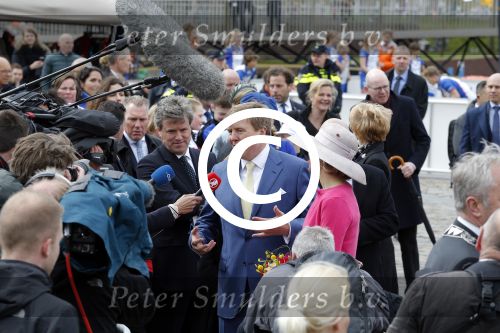 Zwolle 27 april 2016
Koningsdag in Zwolle met Koning Willem Alexander Koningin Maxima Prinses Amalia Ariane Alexia Prins Constantijn Prinses Laurentien Prins Maurits Prinses Marilene Prins Bernhard Prinses Annette Prins Pieter Christiaan Prinses Anita Prins Floris en Prinses Aimee.