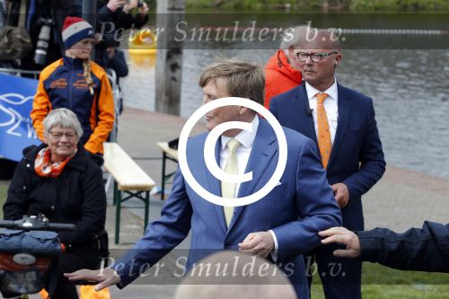 Zwolle 27 april 2016
Koningsdag in Zwolle met Koning Willem Alexander Koningin Maxima Prinses Amalia Ariane Alexia Prins Constantijn Prinses Laurentien Prins Maurits Prinses Marilene Prins Bernhard Prinses Annette Prins Pieter Christiaan Prinses Anita Prins Floris en Prinses Aimee.