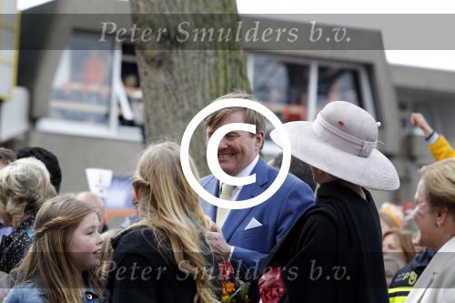 Zwolle 27 april 2016
Koningsdag in Zwolle met Koning Willem Alexander Koningin Maxima Prinses Amalia Ariane Alexia Prins Constantijn Prinses Laurentien Prins Maurits Prinses Marilene Prins Bernhard Prinses Annette Prins Pieter Christiaan Prinses Anita Prins Floris en Prinses Aimee.