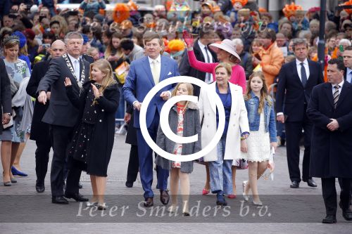 Zwolle 27 april 2016
Koningsdag in Zwolle met Koning Willem Alexander Koningin Maxima Prinses Amalia Ariane Alexia Prins Constantijn Prinses Laurentien Prins Maurits Prinses Marilene Prins Bernhard Prinses Annette Prins Pieter Christiaan Prinses Anita Prins Floris en Prinses Aimee.