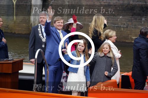 Zwolle 27 april 2016
Koningsdag in Zwolle met Koning Willem Alexander Koningin Maxima Prinses Amalia Ariane Alexia Prins Constantijn Prinses Laurentien Prins Maurits Prinses Marilene Prins Bernhard Prinses Annette Prins Pieter Christiaan Prinses Anita Prins Floris en Prinses Aimee.