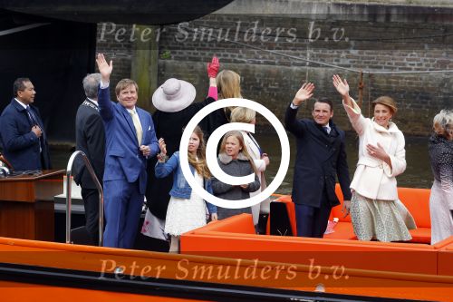 Zwolle 27 april 2016
Koningsdag in Zwolle met Koning Willem Alexander Koningin Maxima Prinses Amalia Ariane Alexia Prins Constantijn Prinses Laurentien Prins Maurits Prinses Marilene Prins Bernhard Prinses Annette Prins Pieter Christiaan Prinses Anita Prins Floris en Prinses Aimee.