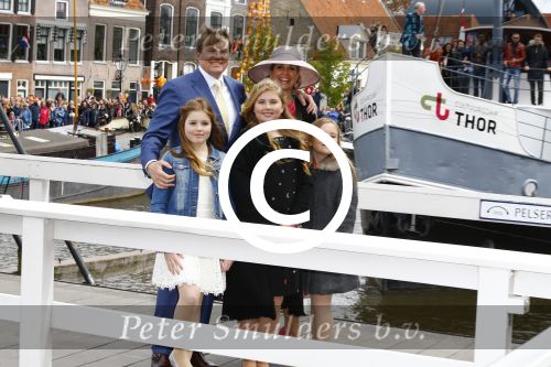 Zwolle 27 april 2016
Koningsdag in Zwolle met Koning Willem Alexander Koningin Maxima Prinses Amalia Ariane Alexia Prins Constantijn Prinses Laurentien Prins Maurits Prinses Marilene Prins Bernhard Prinses Annette Prins Pieter Christiaan Prinses Anita Prins Floris en Prinses Aimee.