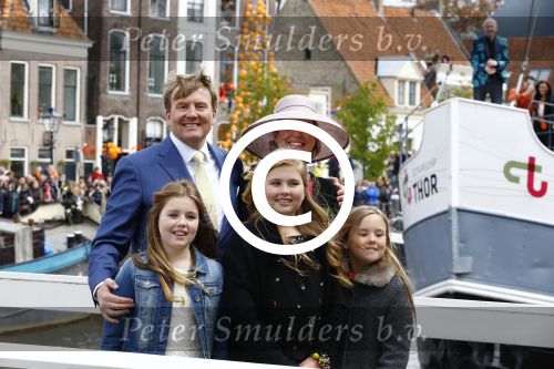 Zwolle 27 april 2016
Koningsdag in Zwolle met Koning Willem Alexander Koningin Maxima Prinses Amalia Ariane Alexia Prins Constantijn Prinses Laurentien Prins Maurits Prinses Marilene Prins Bernhard Prinses Annette Prins Pieter Christiaan Prinses Anita Prins Floris en Prinses Aimee.