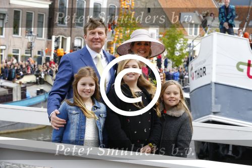 Zwolle 27 april 2016
Koningsdag in Zwolle met Koning Willem Alexander Koningin Maxima Prinses Amalia Ariane Alexia Prins Constantijn Prinses Laurentien Prins Maurits Prinses Marilene Prins Bernhard Prinses Annette Prins Pieter Christiaan Prinses Anita Prins Floris en Prinses Aimee.