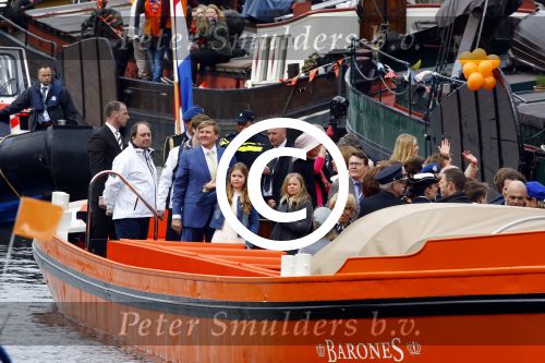 Zwolle 27 april 2016
Koningsdag in Zwolle met Koning Willem Alexander Koningin Maxima Prinses Amalia Ariane Alexia Prins Constantijn Prinses Laurentien Prins Maurits Prinses Marilene Prins Bernhard Prinses Annette Prins Pieter Christiaan Prinses Anita Prins Floris en Prinses Aimee.