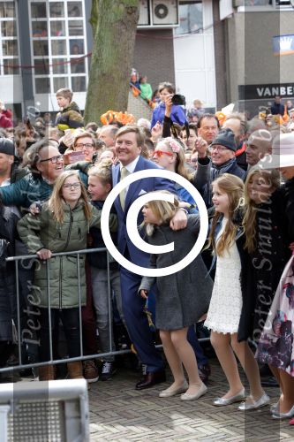 Zwolle 27 april 2016
Koningsdag in Zwolle met Koning Willem Alexander Koningin Maxima Prinses Amalia Ariane Alexia Prins Constantijn Prinses Laurentien Prins Maurits Prinses Marilene Prins Bernhard Prinses Annette Prins Pieter Christiaan Prinses Anita Prins Floris en Prinses Aimee.
