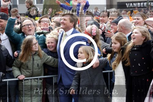 Zwolle 27 april 2016
Koningsdag in Zwolle met Koning Willem Alexander Koningin Maxima Prinses Amalia Ariane Alexia Prins Constantijn Prinses Laurentien Prins Maurits Prinses Marilene Prins Bernhard Prinses Annette Prins Pieter Christiaan Prinses Anita Prins Floris en Prinses Aimee.