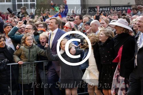Zwolle 27 april 2016
Koningsdag in Zwolle met Koning Willem Alexander Koningin Maxima Prinses Amalia Ariane Alexia Prins Constantijn Prinses Laurentien Prins Maurits Prinses Marilene Prins Bernhard Prinses Annette Prins Pieter Christiaan Prinses Anita Prins Floris en Prinses Aimee.