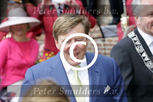 Zwolle 27 april 2016
Koningsdag in Zwolle met Koning Willem Alexander Koningin Maxima Prinses Amalia Ariane Alexia Prins Constantijn Prinses Laurentien Prins Maurits Prinses Marilene Prins Bernhard Prinses Annette Prins Pieter Christiaan Prinses Anita Prins Floris en Prinses Aimee.
