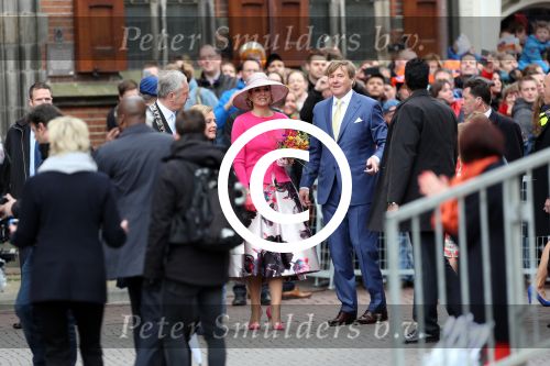Zwolle 27 april 2016
Koningsdag in Zwolle met Koning Willem Alexander Koningin Maxima Prinses Amalia Ariane Alexia Prins Constantijn Prinses Laurentien Prins Maurits Prinses Marilene Prins Bernhard Prinses Annette Prins Pieter Christiaan Prinses Anita Prins Floris en Prinses Aimee.