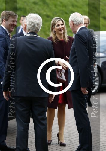 Amsterdam 22 april 2016
Koning Willem Alexander en Koningin Maxima bij de opening van de koningsspelen in Amsterdam.
Richard Krajicek vangt ze op en Johnny de Mol doet de presentatie.