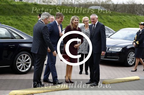 Amsterdam 22 april 2016
Koning Willem Alexander en Koningin Maxima bij de opening van de koningsspelen in Amsterdam.
Richard Krajicek vangt ze op en Johnny de Mol doet de presentatie.