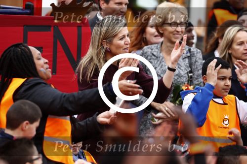 Amsterdam 22 april 2016
Koning Willem Alexander en Koningin Maxima bij de opening van de koningsspelen in Amsterdam.
Richard Krajicek vangt ze op en Johnny de Mol doet de presentatie.