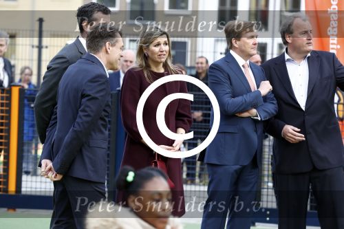 Amsterdam 22 april 2016
Koning Willem Alexander en Koningin Maxima bij de opening van de koningsspelen in Amsterdam.
Richard Krajicek vangt ze op en Johnny de Mol doet de presentatie.
