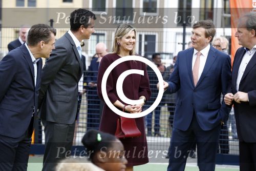 Amsterdam 22 april 2016
Koning Willem Alexander en Koningin Maxima bij de opening van de koningsspelen in Amsterdam.
Richard Krajicek vangt ze op en Johnny de Mol doet de presentatie.