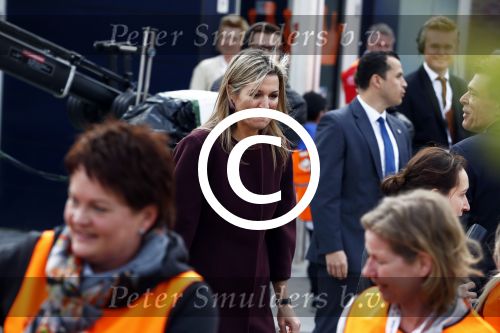 Amsterdam 22 april 2016
Koning Willem Alexander en Koningin Maxima bij de opening van de koningsspelen in Amsterdam.
Richard Krajicek vangt ze op en Johnny de Mol doet de presentatie.