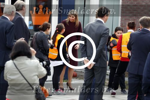 Amsterdam 22 april 2016
Koning Willem Alexander en Koningin Maxima bij de opening van de koningsspelen in Amsterdam.
Richard Krajicek vangt ze op en Johnny de Mol doet de presentatie.