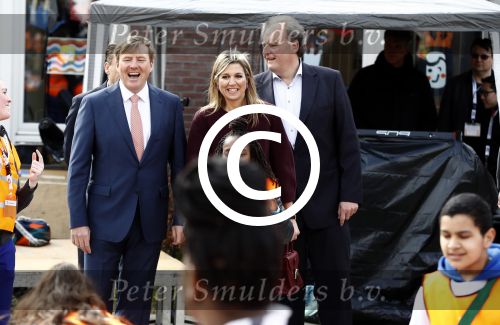 Amsterdam 22 april 2016
Koning Willem Alexander en Koningin Maxima bij de opening van de koningsspelen in Amsterdam.
Richard Krajicek vangt ze op en Johnny de Mol doet de presentatie.