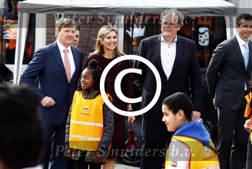 Amsterdam 22 april 2016
Koning Willem Alexander en Koningin Maxima bij de opening van de koningsspelen in Amsterdam.
Richard Krajicek vangt ze op en Johnny de Mol doet de presentatie.