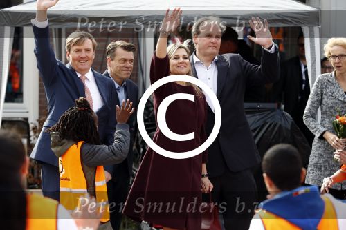 Amsterdam 22 april 2016
Koning Willem Alexander en Koningin Maxima bij de opening van de koningsspelen in Amsterdam.
Richard Krajicek vangt ze op en Johnny de Mol doet de presentatie.
