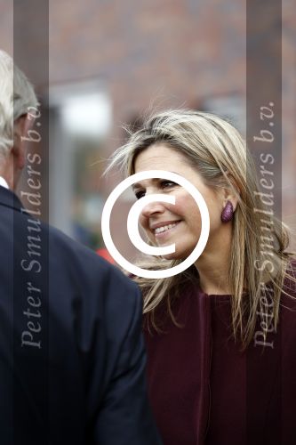 Amsterdam 22 april 2016
Koning Willem Alexander en Koningin Maxima bij de opening van de koningsspelen in Amsterdam.
Richard Krajicek vangt ze op en Johnny de Mol doet de presentatie.