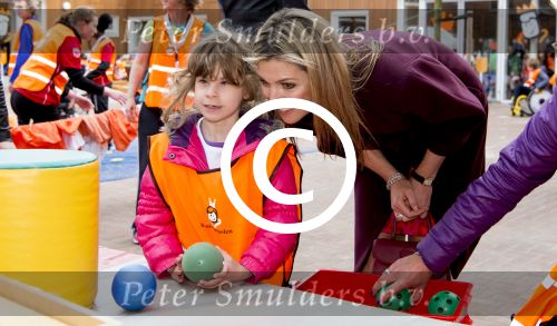 Amsterdam 22 april 2016
Koning Willem Alexander en Koningin Maxima bij de opening van de koningsspelen in Amsterdam.
Richard Krajicek vangt ze op en Johnny de Mol doet de presentatie.