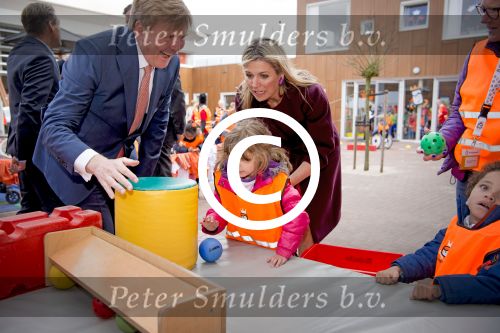 Amsterdam 22 april 2016
Koning Willem Alexander en Koningin Maxima bij de opening van de koningsspelen in Amsterdam.
Richard Krajicek vangt ze op en Johnny de Mol doet de presentatie.