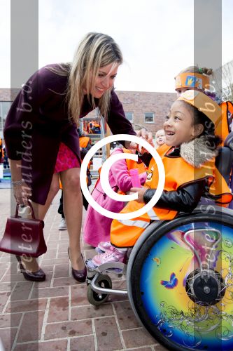 Amsterdam 22 april 2016
Koning Willem Alexander en Koningin Maxima bij de opening van de koningsspelen in Amsterdam.
Richard Krajicek vangt ze op en Johnny de Mol doet de presentatie.