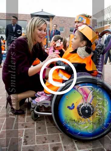Amsterdam 22 april 2016
Koning Willem Alexander en Koningin Maxima bij de opening van de koningsspelen in Amsterdam.
Richard Krajicek vangt ze op en Johnny de Mol doet de presentatie.