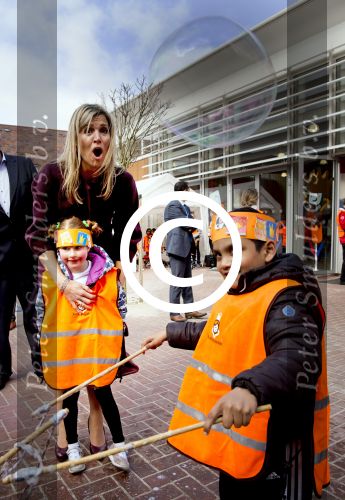 Amsterdam 22 april 2016
Koning Willem Alexander en Koningin Maxima bij de opening van de koningsspelen in Amsterdam.
Richard Krajicek vangt ze op en Johnny de Mol doet de presentatie.