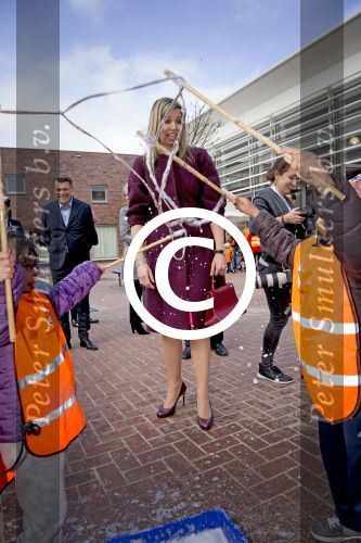 Amsterdam 22 april 2016
Koning Willem Alexander en Koningin Maxima bij de opening van de koningsspelen in Amsterdam.
Richard Krajicek vangt ze op en Johnny de Mol doet de presentatie.