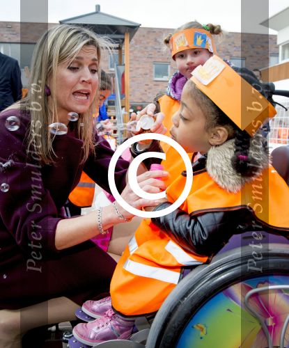 Amsterdam 22 april 2016
Koning Willem Alexander en Koningin Maxima bij de opening van de koningsspelen in Amsterdam.
Richard Krajicek vangt ze op en Johnny de Mol doet de presentatie.