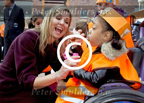 Amsterdam 22 april 2016
Koning Willem Alexander en Koningin Maxima bij de opening van de koningsspelen in Amsterdam.
Richard Krajicek vangt ze op en Johnny de Mol doet de presentatie.