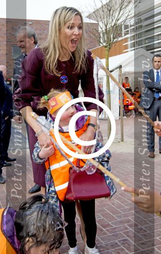 Amsterdam 22 april 2016
Koning Willem Alexander en Koningin Maxima bij de opening van de koningsspelen in Amsterdam.
Richard Krajicek vangt ze op en Johnny de Mol doet de presentatie.