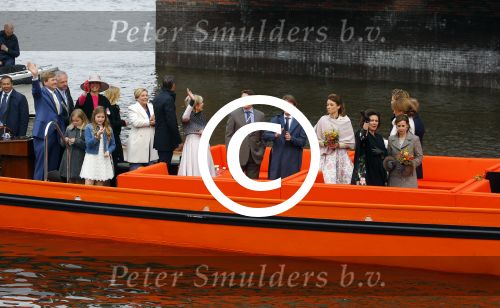 Zwolle 27 april 2016
Koningsdag in Zwolle met Koning Willem Alexander Koningin Maxima Prinses Amalia Ariane Alexia Prins Constantijn Prinses Laurentien Prins Maurits Prinses Marilene Prins Bernhard Prinses Annette Prins Pieter Christiaan Prinses Anita Prins Floris en Prinses Aimee.
