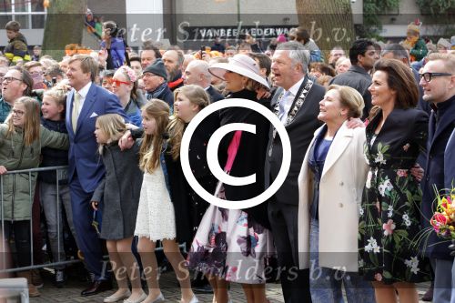 Zwolle 27 april 2016
Koningsdag in Zwolle met Koning Willem Alexander Koningin Maxima Prinses Amalia Ariane Alexia Prins Constantijn Prinses Laurentien Prins Maurits Prinses Marilene Prins Bernhard Prinses Annette Prins Pieter Christiaan Prinses Anita Prins Floris en Prinses Aimee.