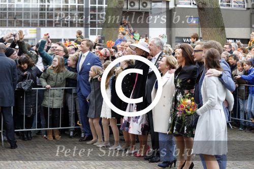 Zwolle 27 april 2016
Koningsdag in Zwolle met Koning Willem Alexander Koningin Maxima Prinses Amalia Ariane Alexia Prins Constantijn Prinses Laurentien Prins Maurits Prinses Marilene Prins Bernhard Prinses Annette Prins Pieter Christiaan Prinses Anita Prins Floris en Prinses Aimee.