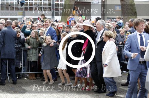 Zwolle 27 april 2016
Koningsdag in Zwolle met Koning Willem Alexander Koningin Maxima Prinses Amalia Ariane Alexia Prins Constantijn Prinses Laurentien Prins Maurits Prinses Marilene Prins Bernhard Prinses Annette Prins Pieter Christiaan Prinses Anita Prins Floris en Prinses Aimee.
