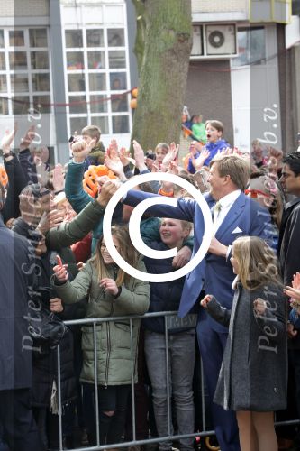 Zwolle 27 april 2016
Koningsdag in Zwolle met Koning Willem Alexander Koningin Maxima Prinses Amalia Ariane Alexia Prins Constantijn Prinses Laurentien Prins Maurits Prinses Marilene Prins Bernhard Prinses Annette Prins Pieter Christiaan Prinses Anita Prins Floris en Prinses Aimee.