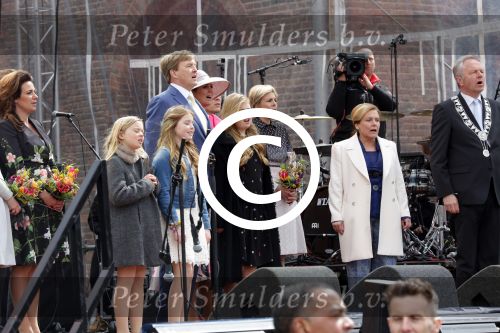 Zwolle 27 april 2016
Koningsdag in Zwolle met Koning Willem Alexander Koningin Maxima Prinses Amalia Ariane Alexia Prins Constantijn Prinses Laurentien Prins Maurits Prinses Marilene Prins Bernhard Prinses Annette Prins Pieter Christiaan Prinses Anita Prins Floris en Prinses Aimee.