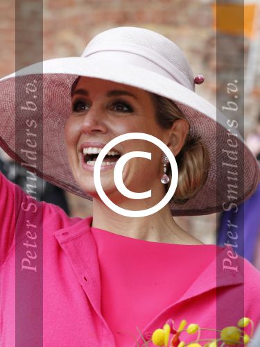 Zwolle 27 april 2016
Koningsdag in Zwolle met Koning Willem Alexander Koningin Maxima Prinses Amalia Ariane Alexia Prins Constantijn Prinses Laurentien Prins Maurits Prinses Marilene Prins Bernhard Prinses Annette Prins Pieter Christiaan Prinses Anita Prins Floris en Prinses Aimee.